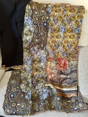 Embroidered Floral Printed Tunic Set in Black, Gold, Blue